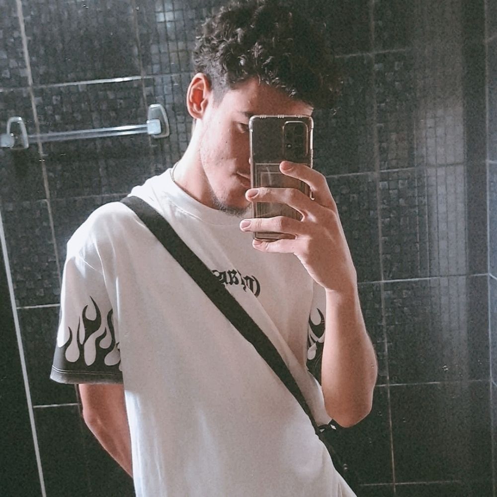léo ☭