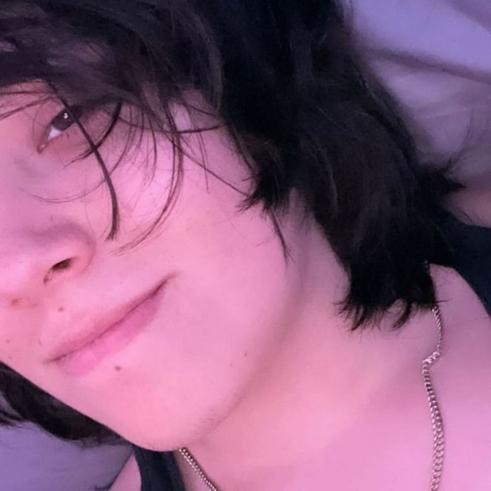 ⍺yu w. alexis 💛 𝜗𝜚 ‧₊˚ ⊹