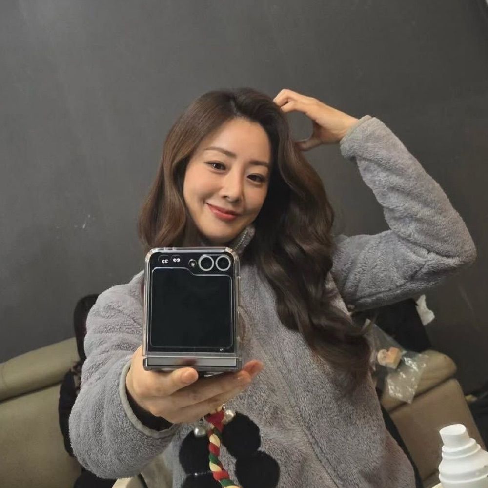 지수 영 (Senhora Young)