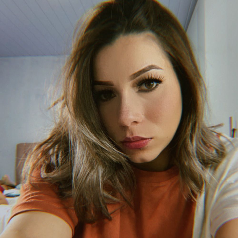 Alessandra Almeida 