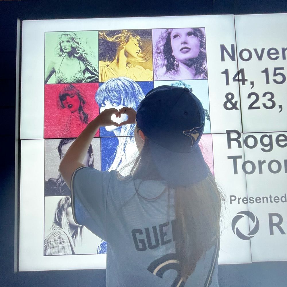 emma ×͜× | TAYLOR VANCOUVER N1 & N3!!!!