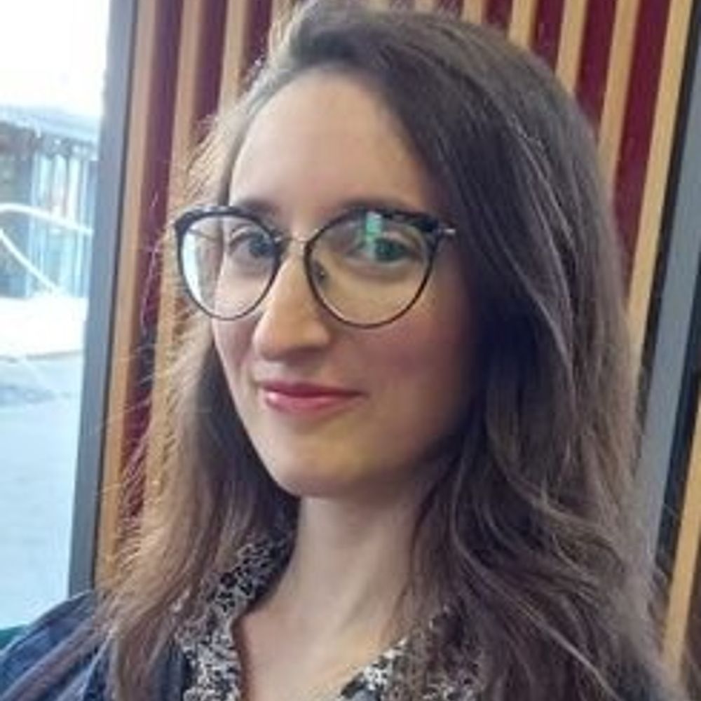 Dr Eve Benhamou