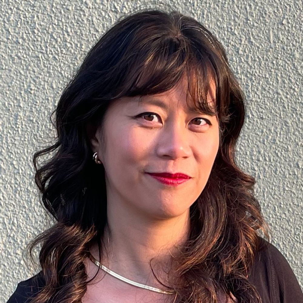 stephaniemlee.bsky.social profile picture