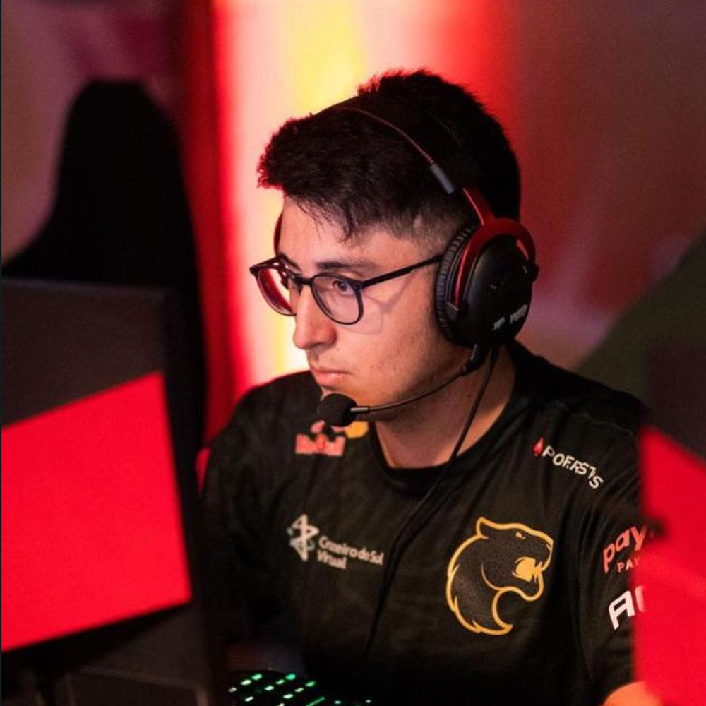 PHO aK4mi I Nicolas Oliveira