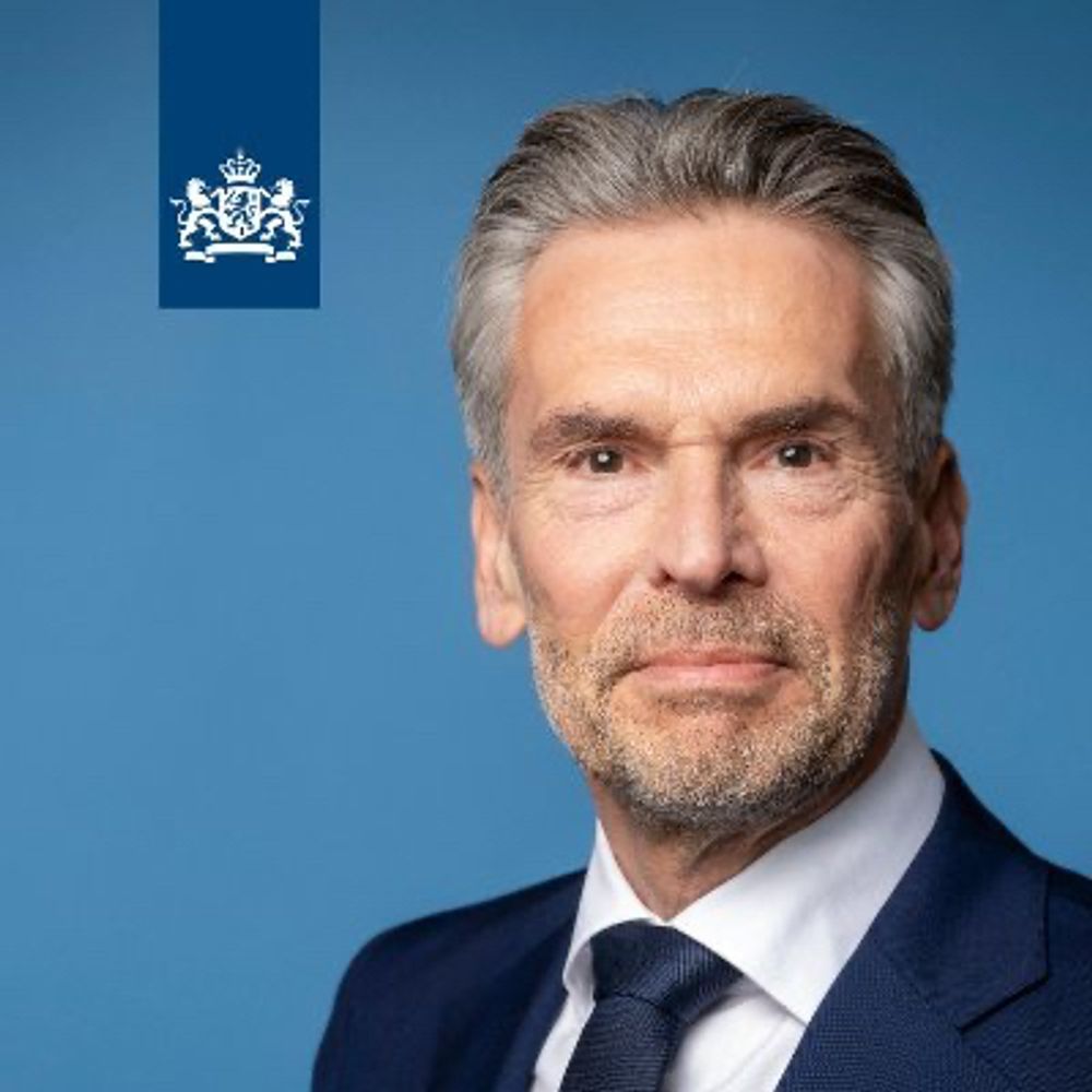 Dick Schoof, (nog) niet officieel