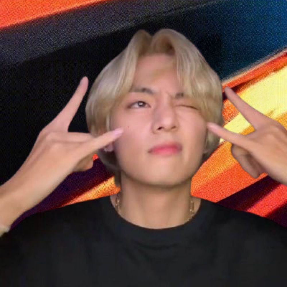Juh 🦋 com saudades do BTS