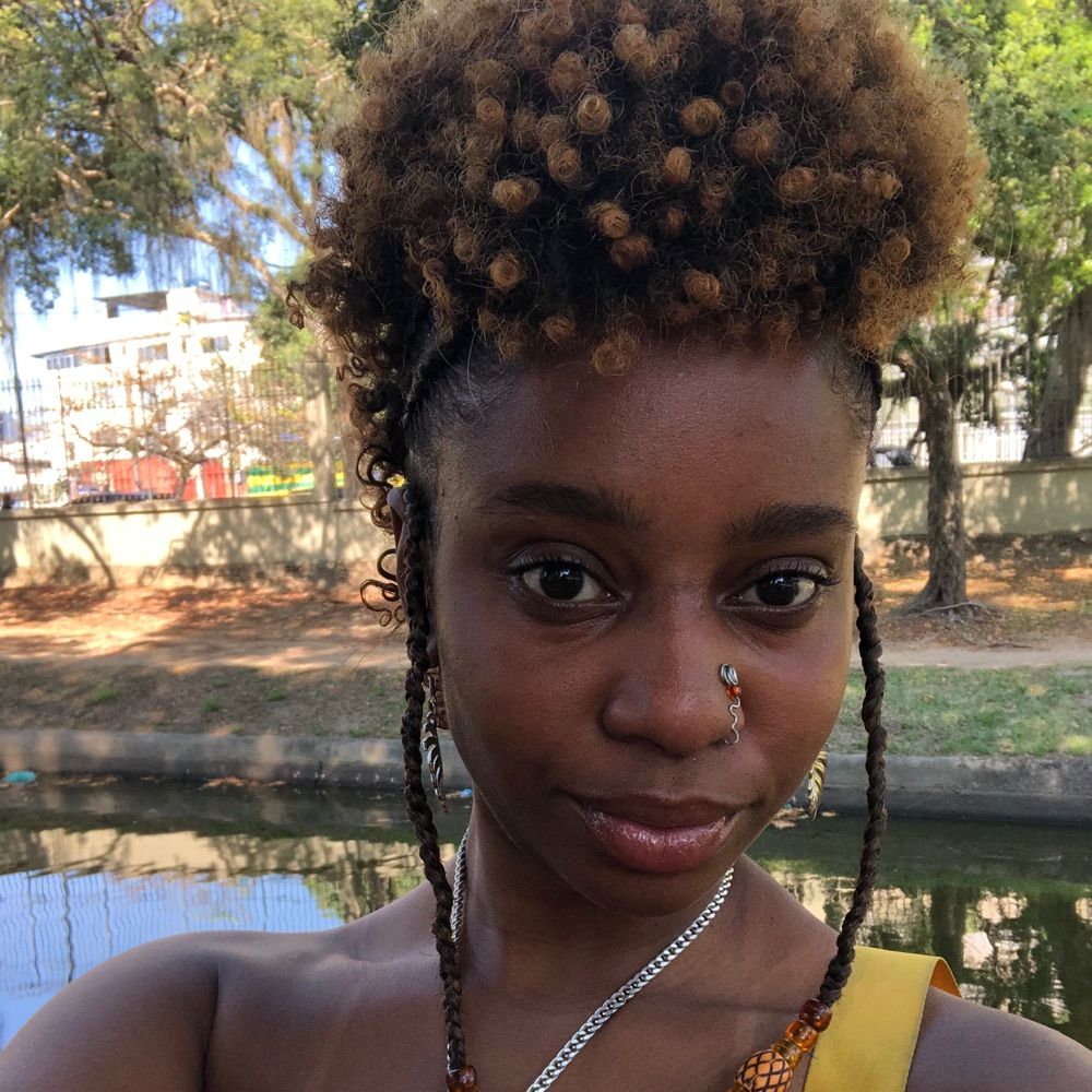 Doce, dengosa e polida🍯🐝