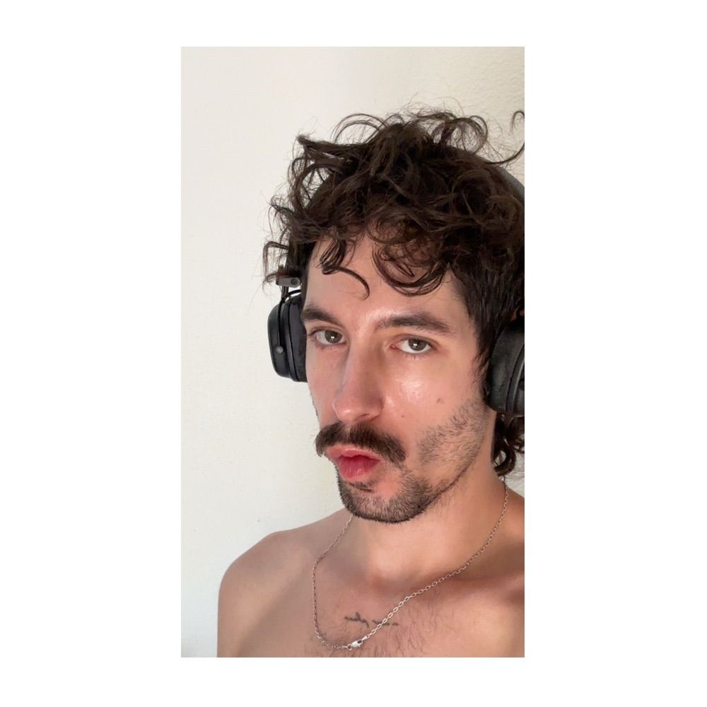 José