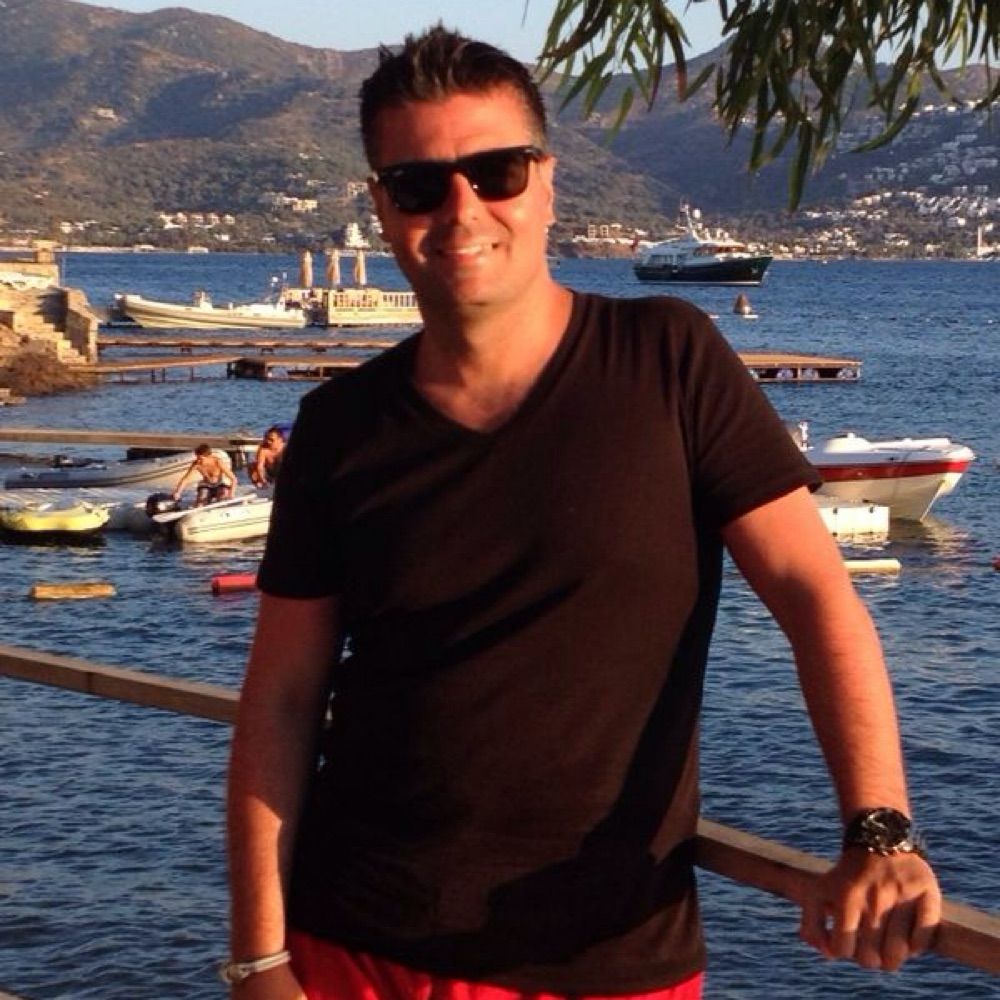 Op. Dr. M. Deniz Altıparmak
