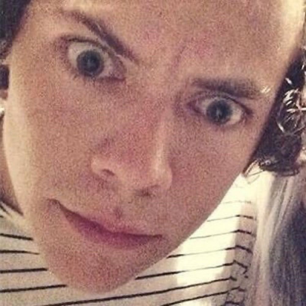lυisa. VAI VER O NIALLL