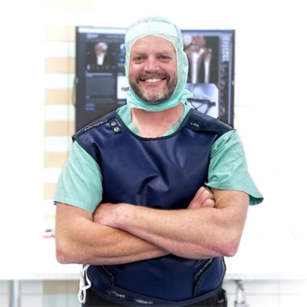 Dr Ed Oates
