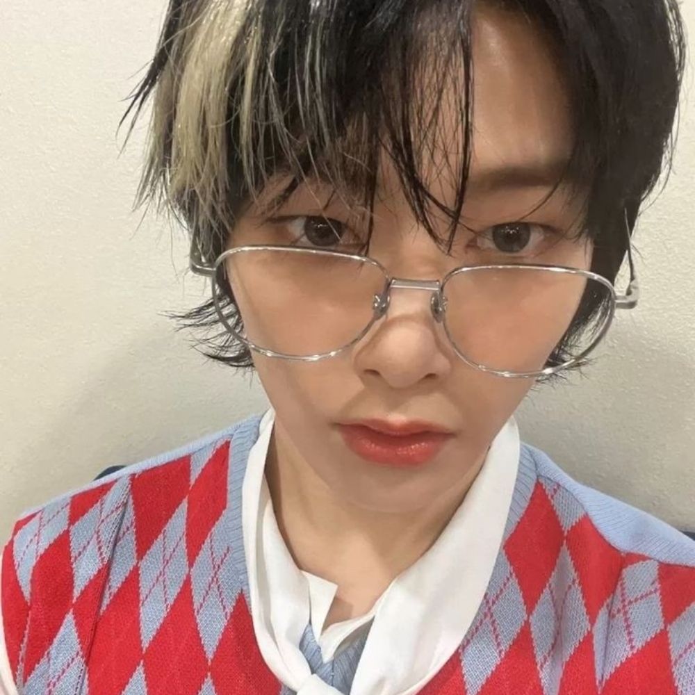 Louie  (  jeongin's  bf  )