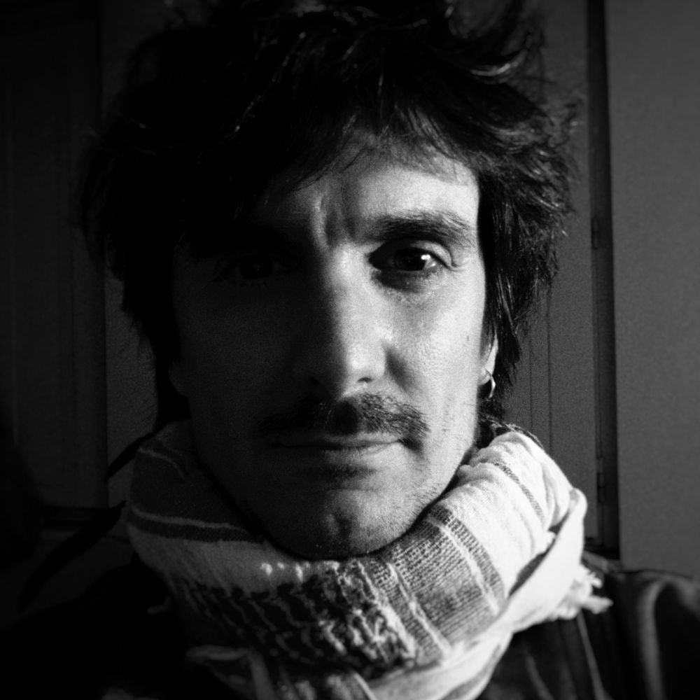 L o ï s   M U G E N   لوي