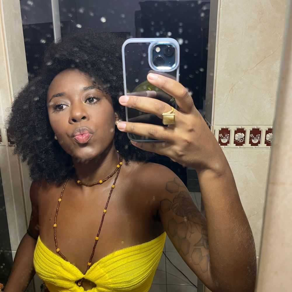 dourada 🪞✨
