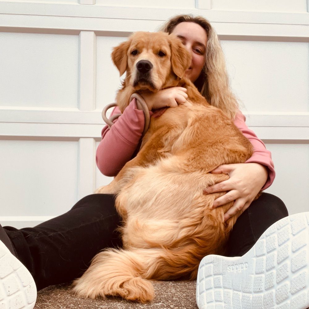 Alaina (Dog Mom of Maizey)