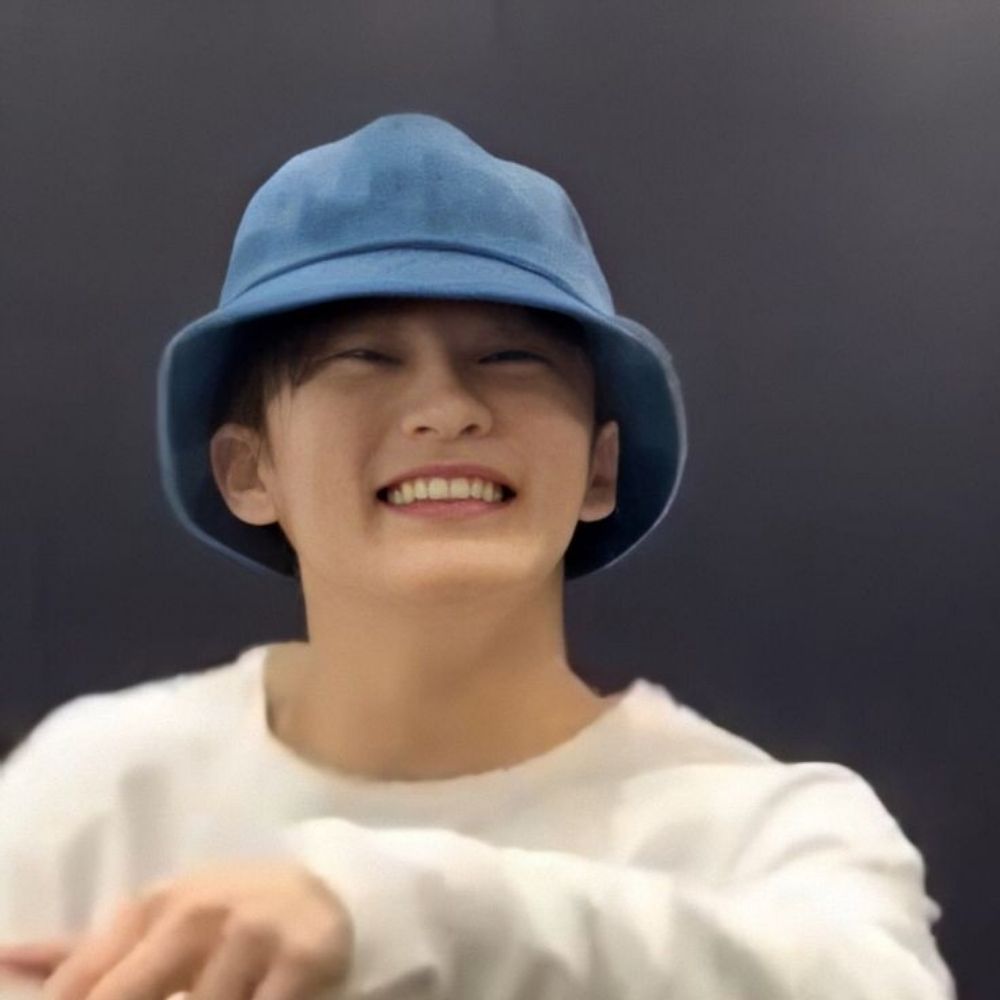 月亮 一 ♡ |