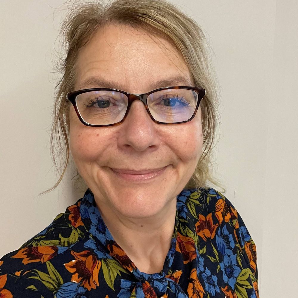 Dr Tina South