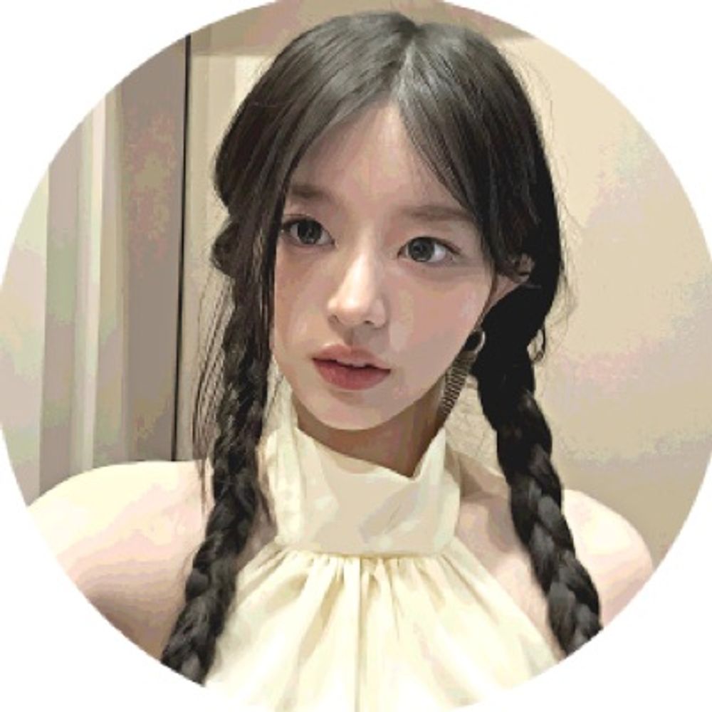 ︎