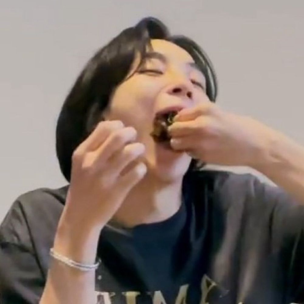 윤정한뽀송겨드랑이