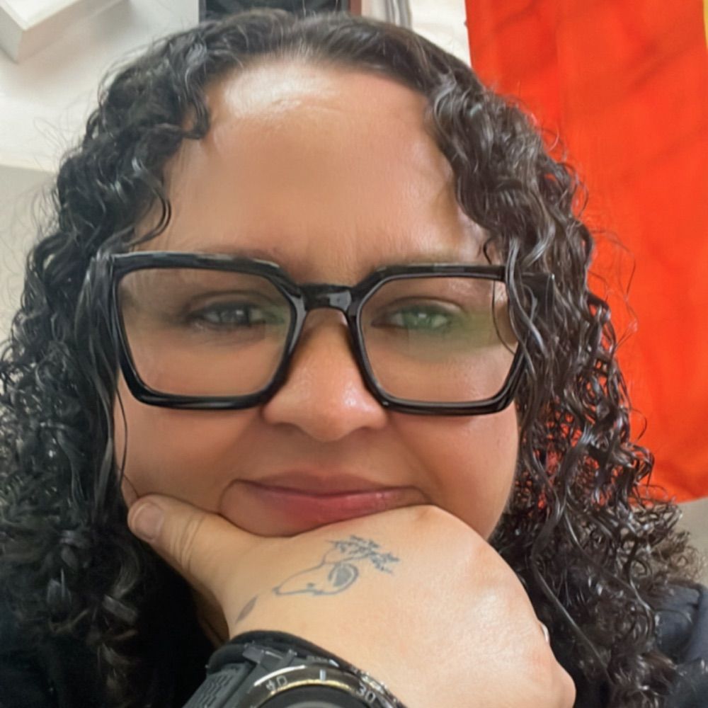 Mulher, mãe, professora, progressista   🦋🏳️‍🌈
