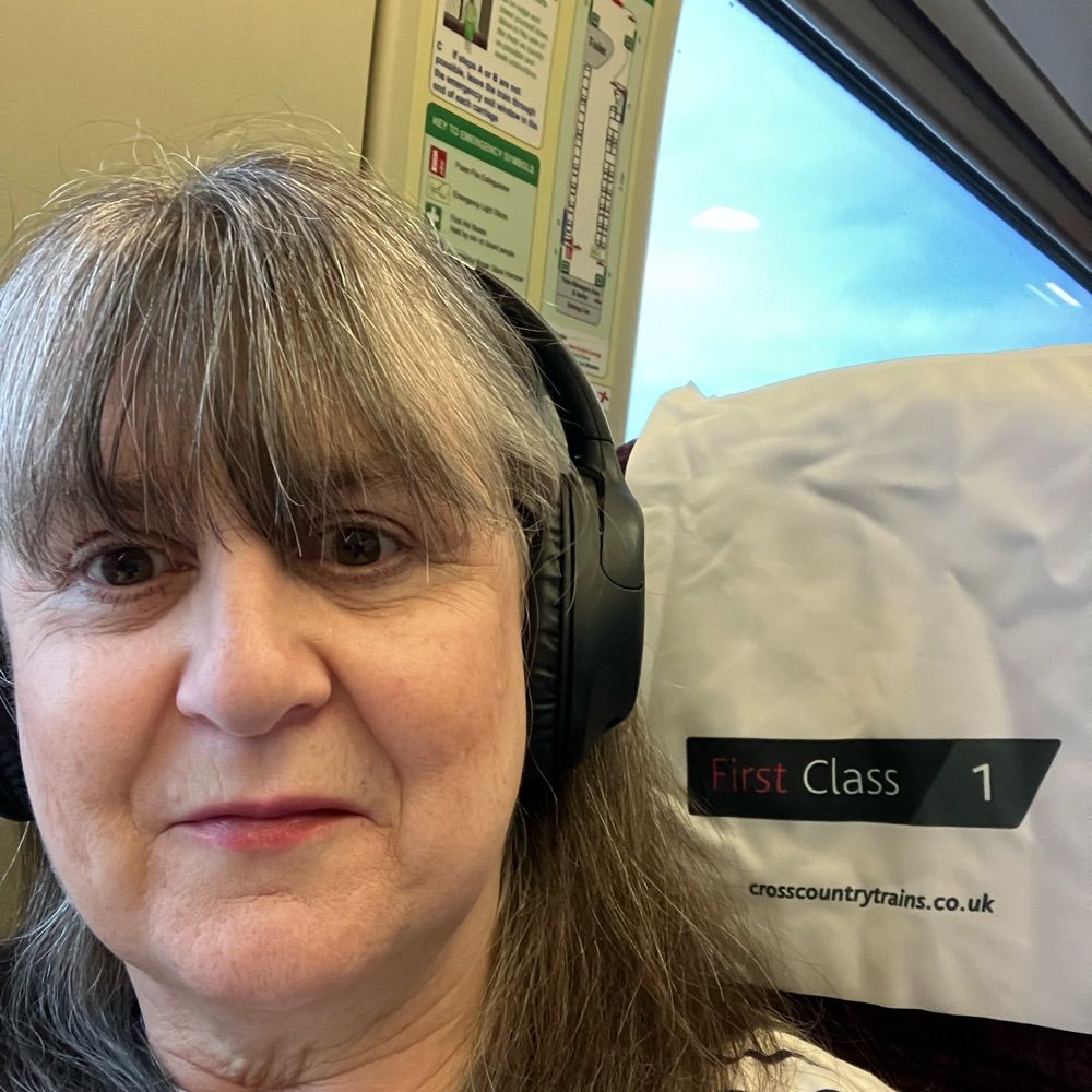 Tracey Lenthall 🚺🍫📚👩‍💻🐈🐈‍⬛🦆🥾