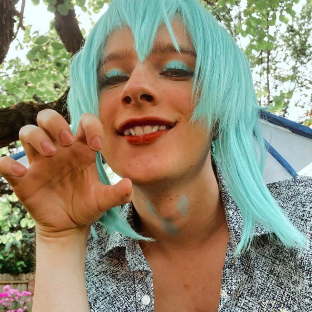 • Snowball • (they/she)