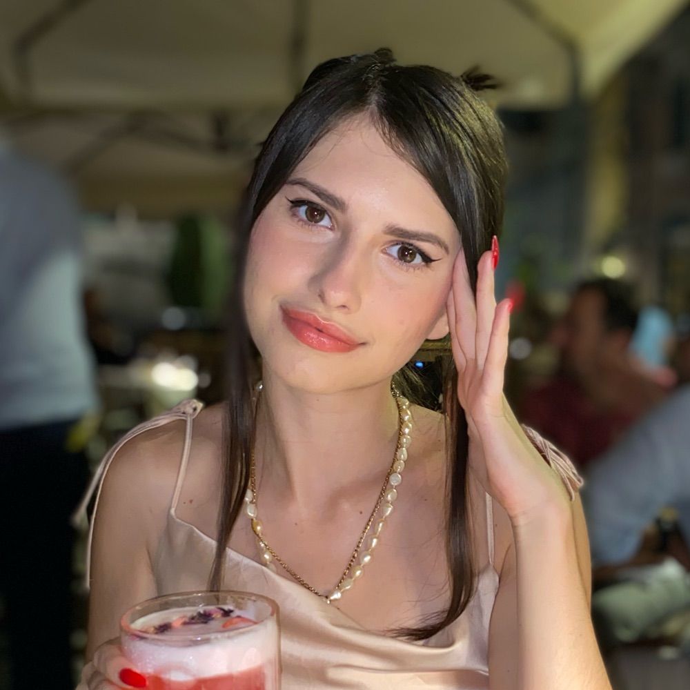 Héloïse, the Social Astrologer