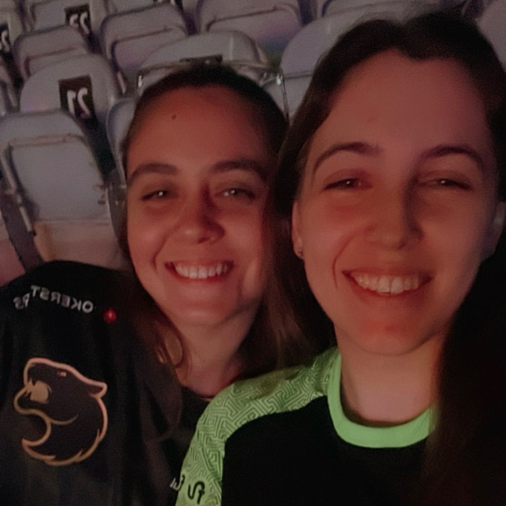 Júlia (5-0)