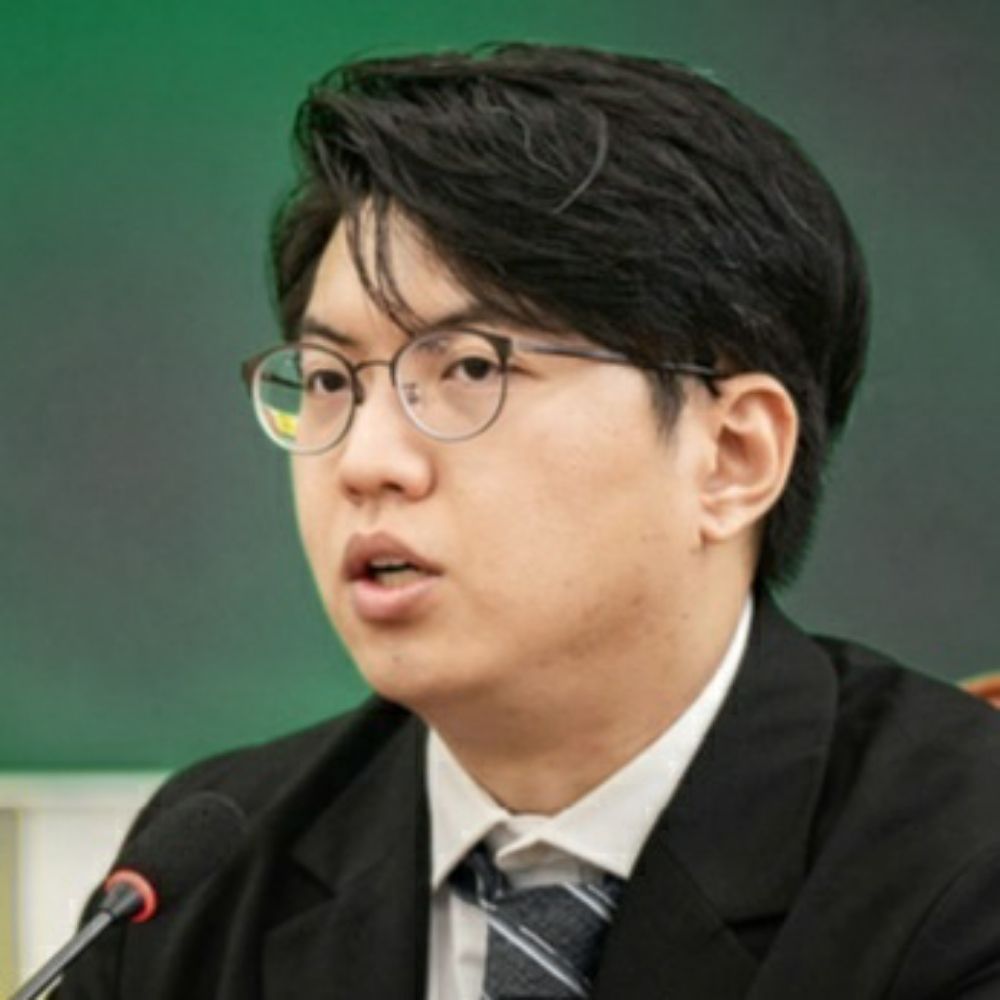 신민기