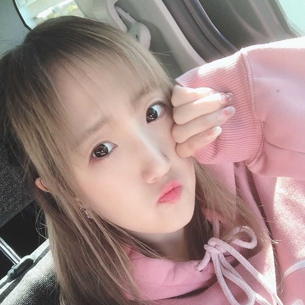 莉月まゆ