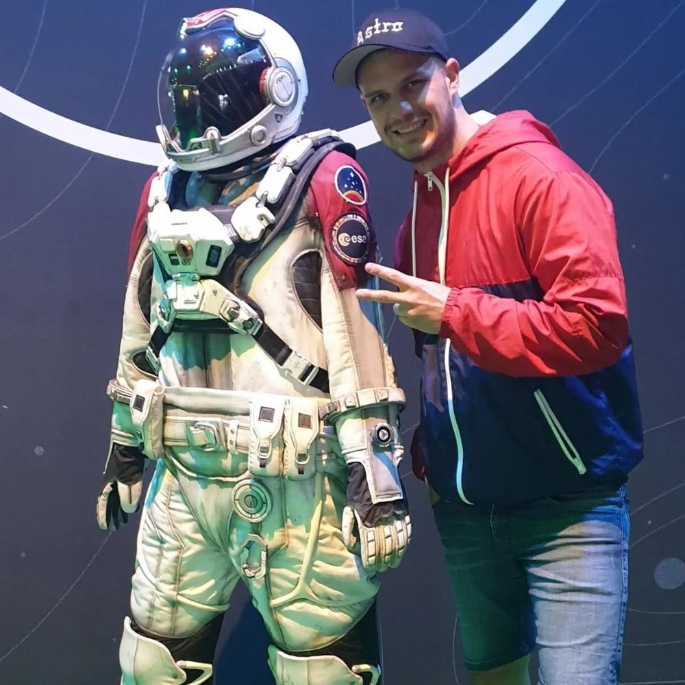 Astro18