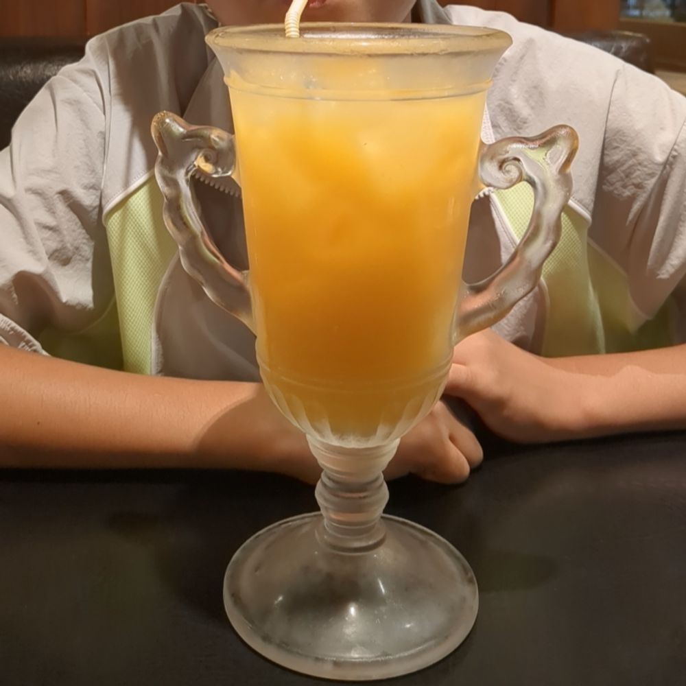 ともぞ