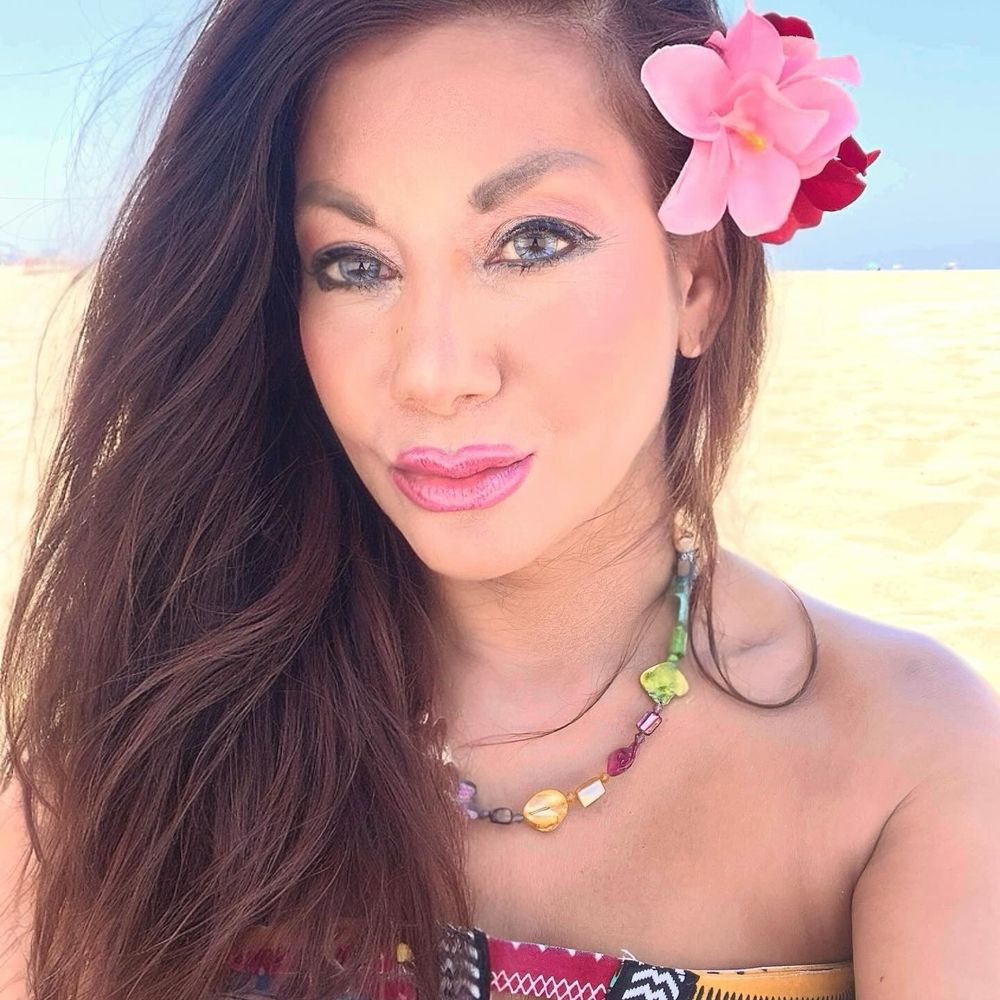 HawaiiDelilah™ 🌊 🇺🇸🇨🇦🇺🇦🇬🇧