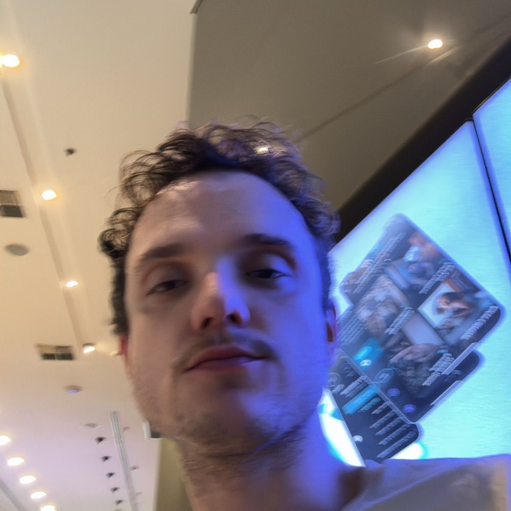 Lorenzo com Ç