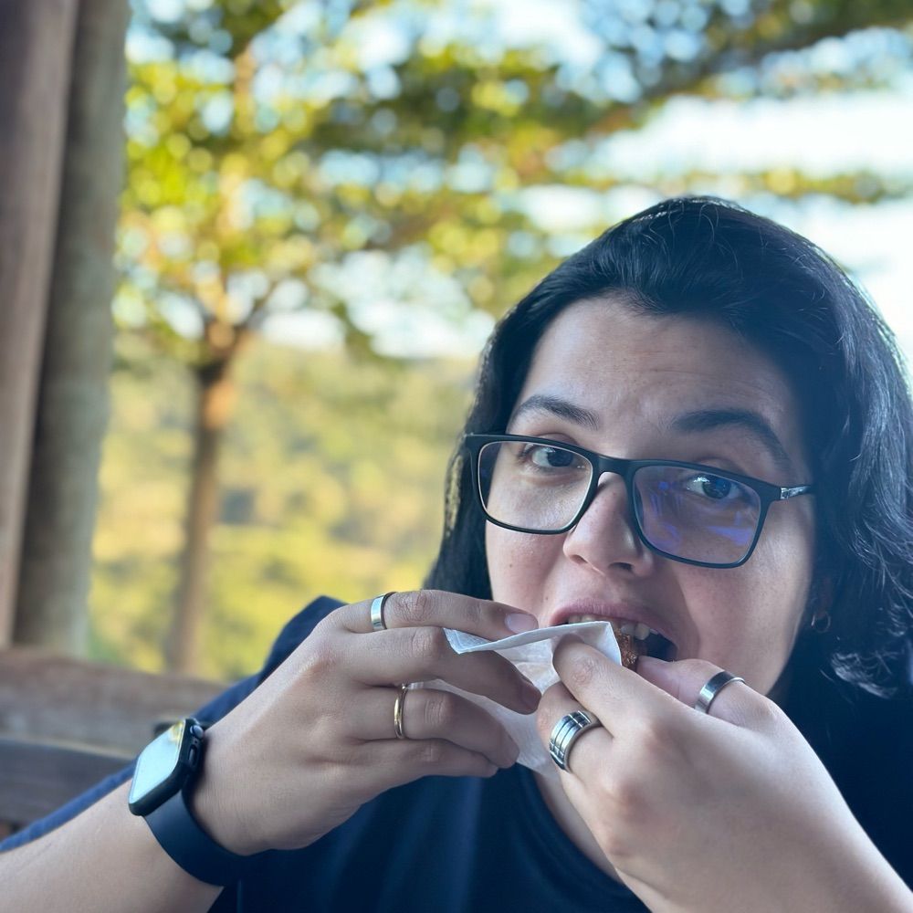 Mrs. Chanandler Bong em um noivado engraçado 