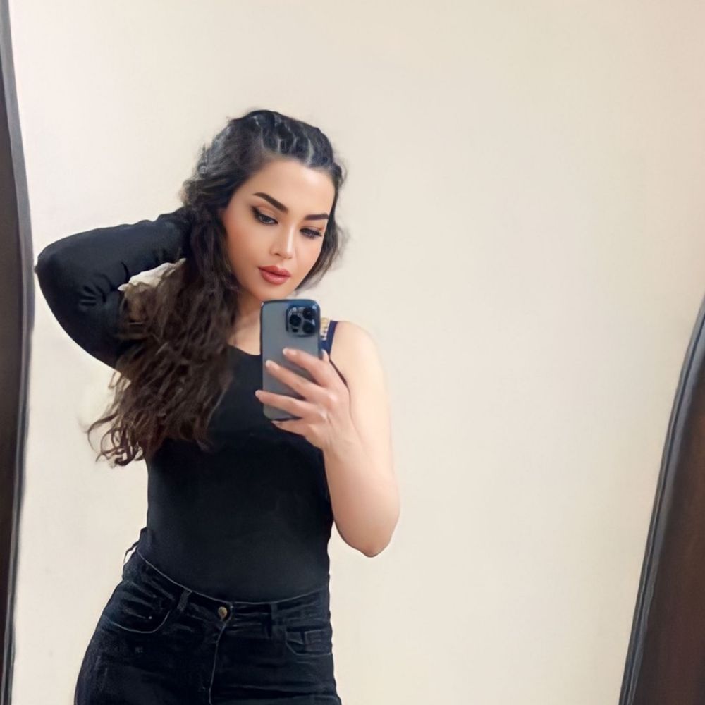 ^مینا^