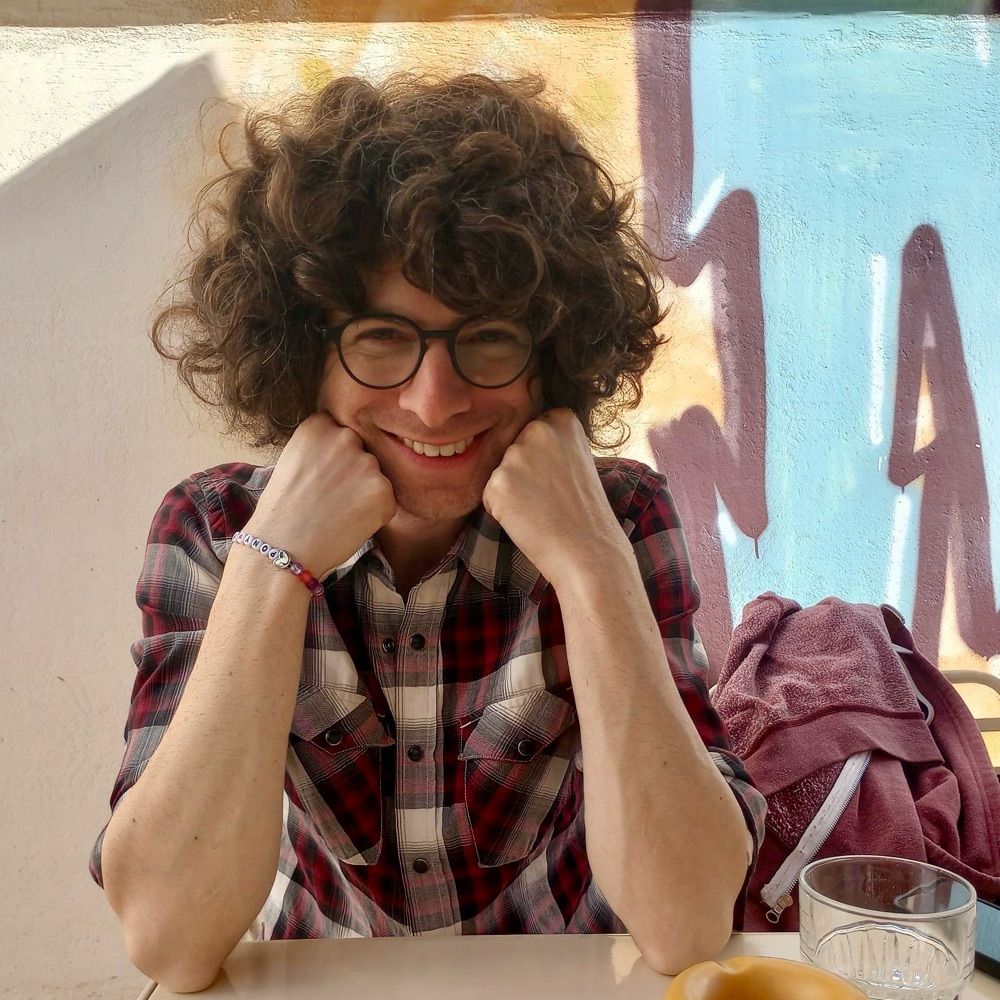 Daniel Sarah Karasik