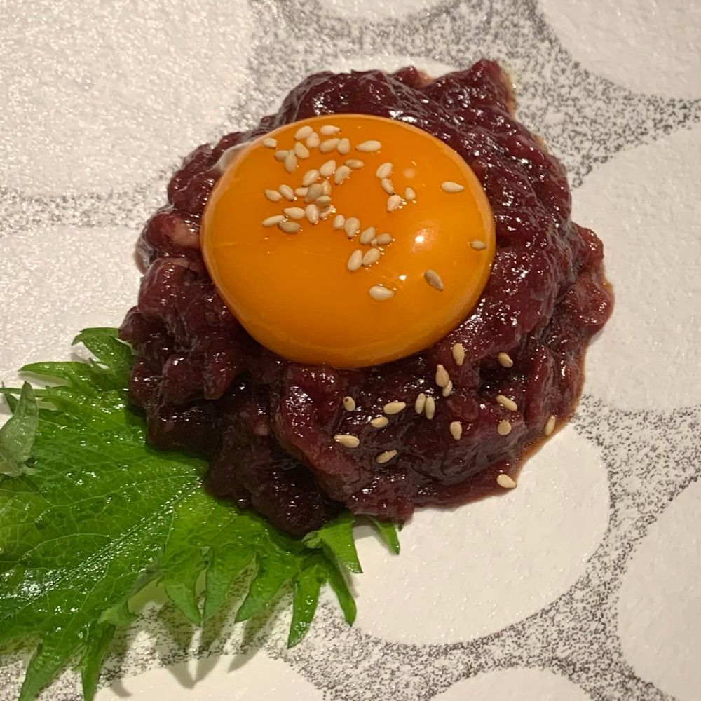 馬刺しユッケ