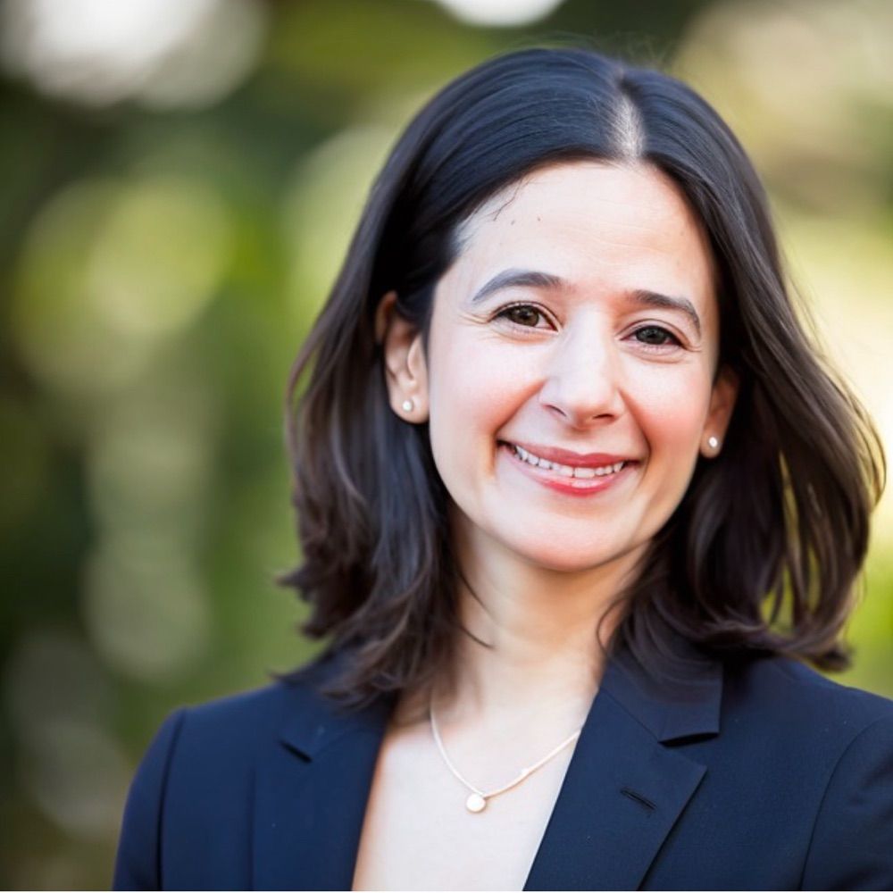 Dr Amanda Selk