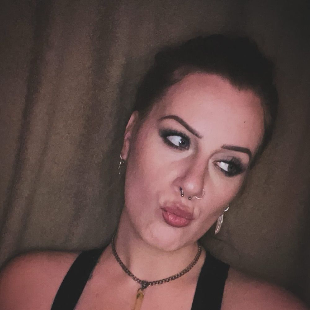 Liz 🖤🥀