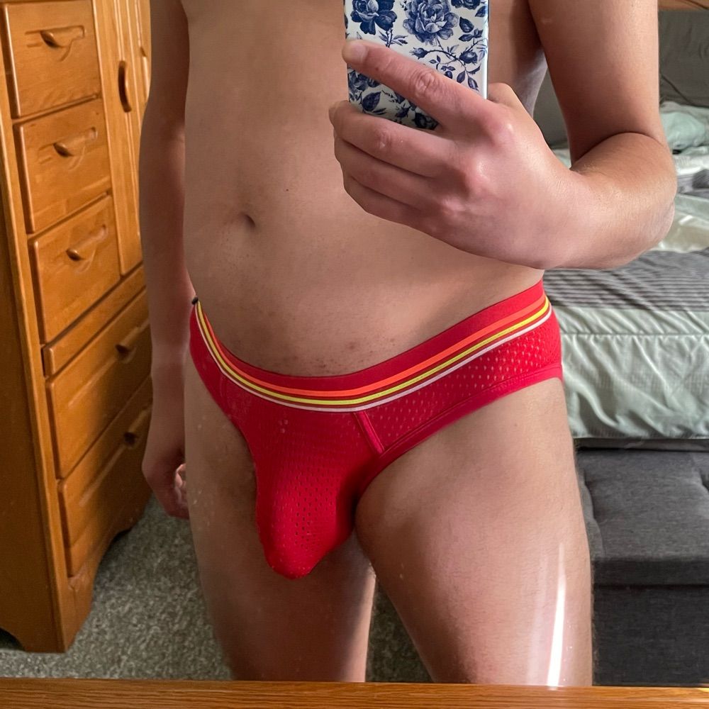 😈