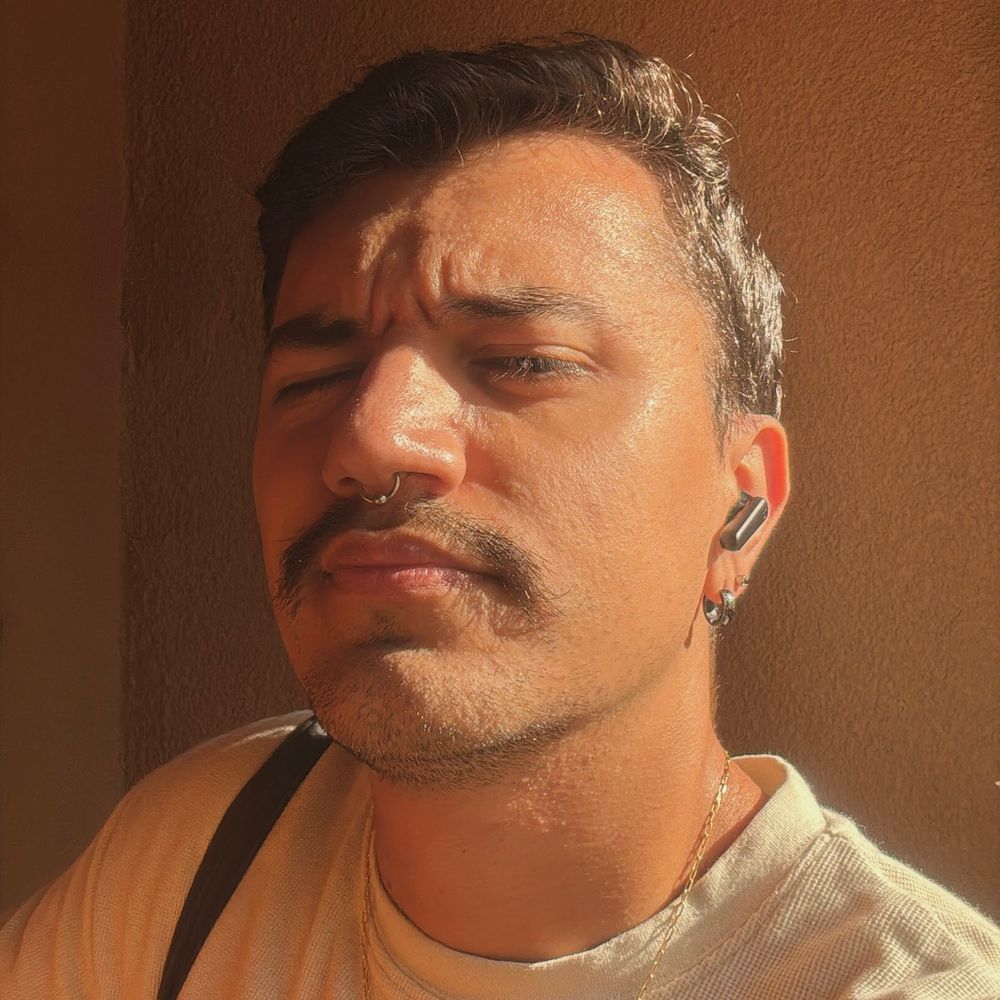 toñ