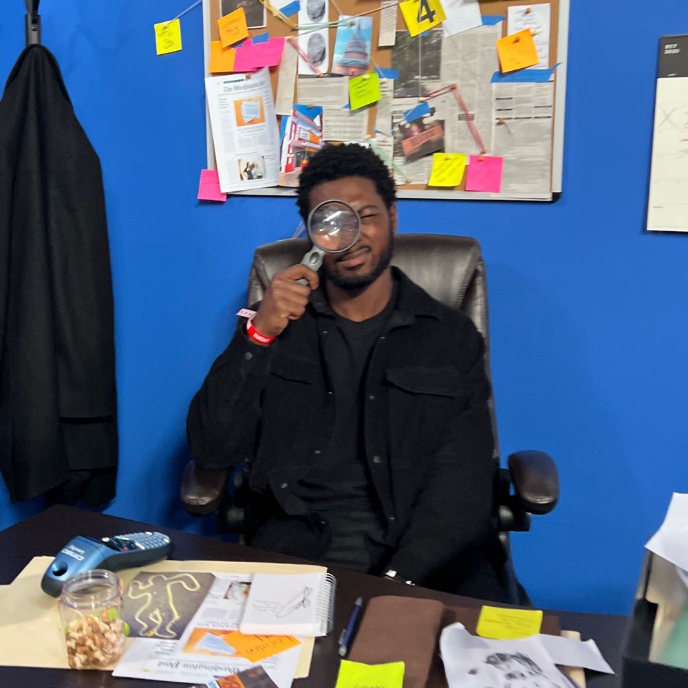 👨🏿‍⚖️