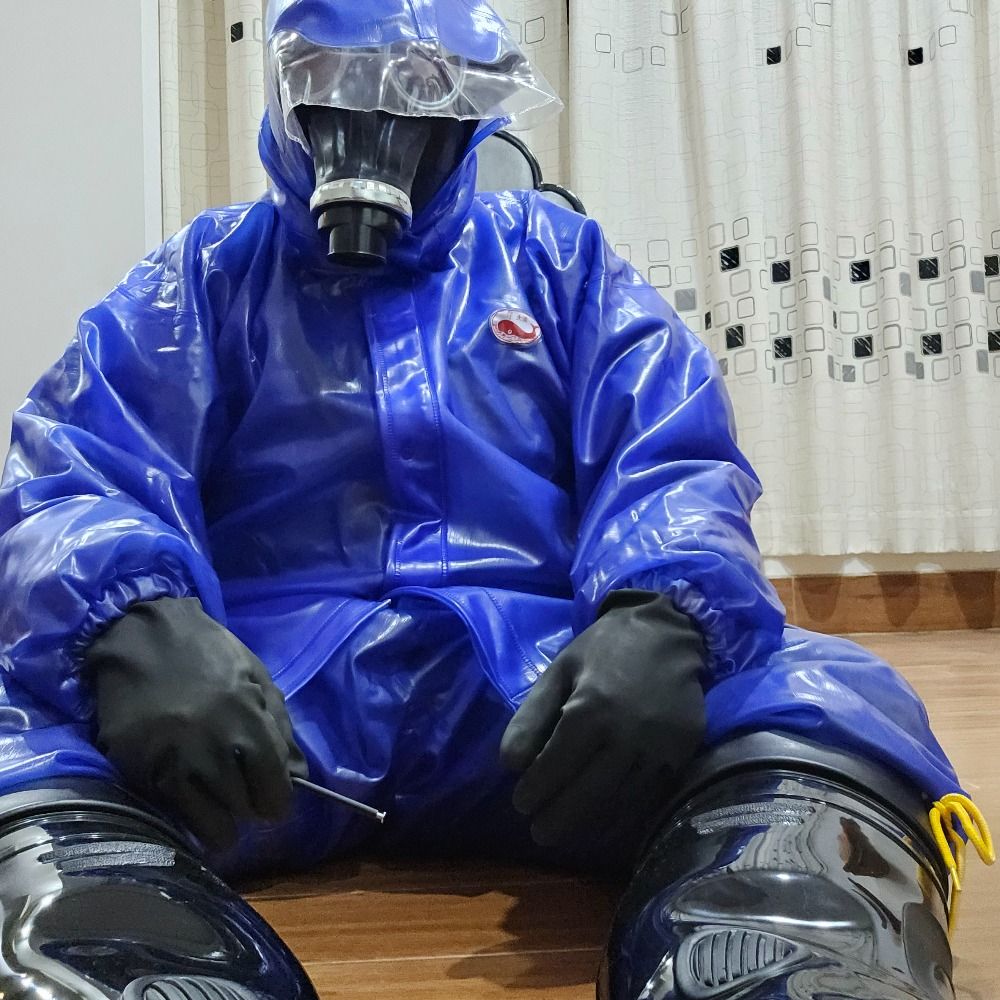 大狐狸的雨衣仓库