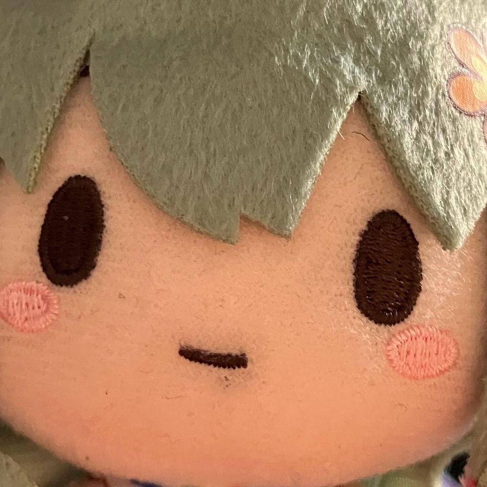 :>