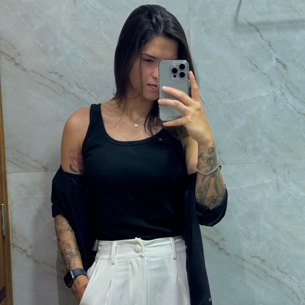 Larissa M 