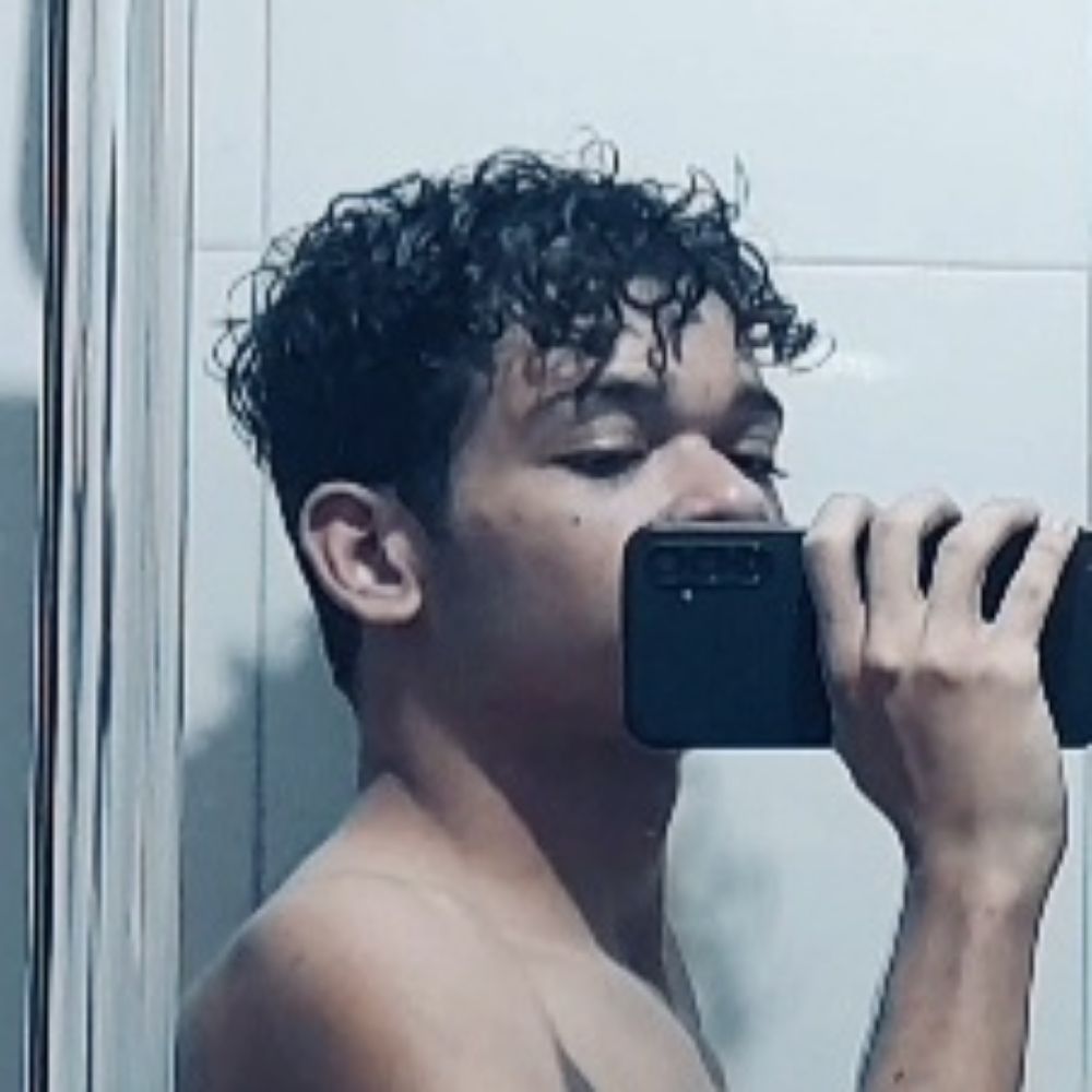 LUiS 🌙 