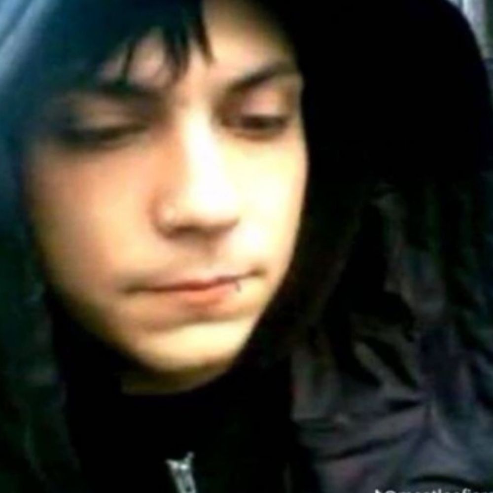 ‧₊˚daily frank iero₊˚⚰️ ⊹♡
