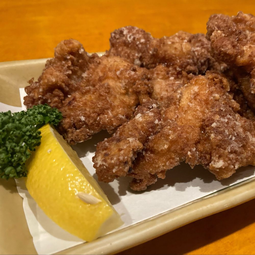 食べてる。