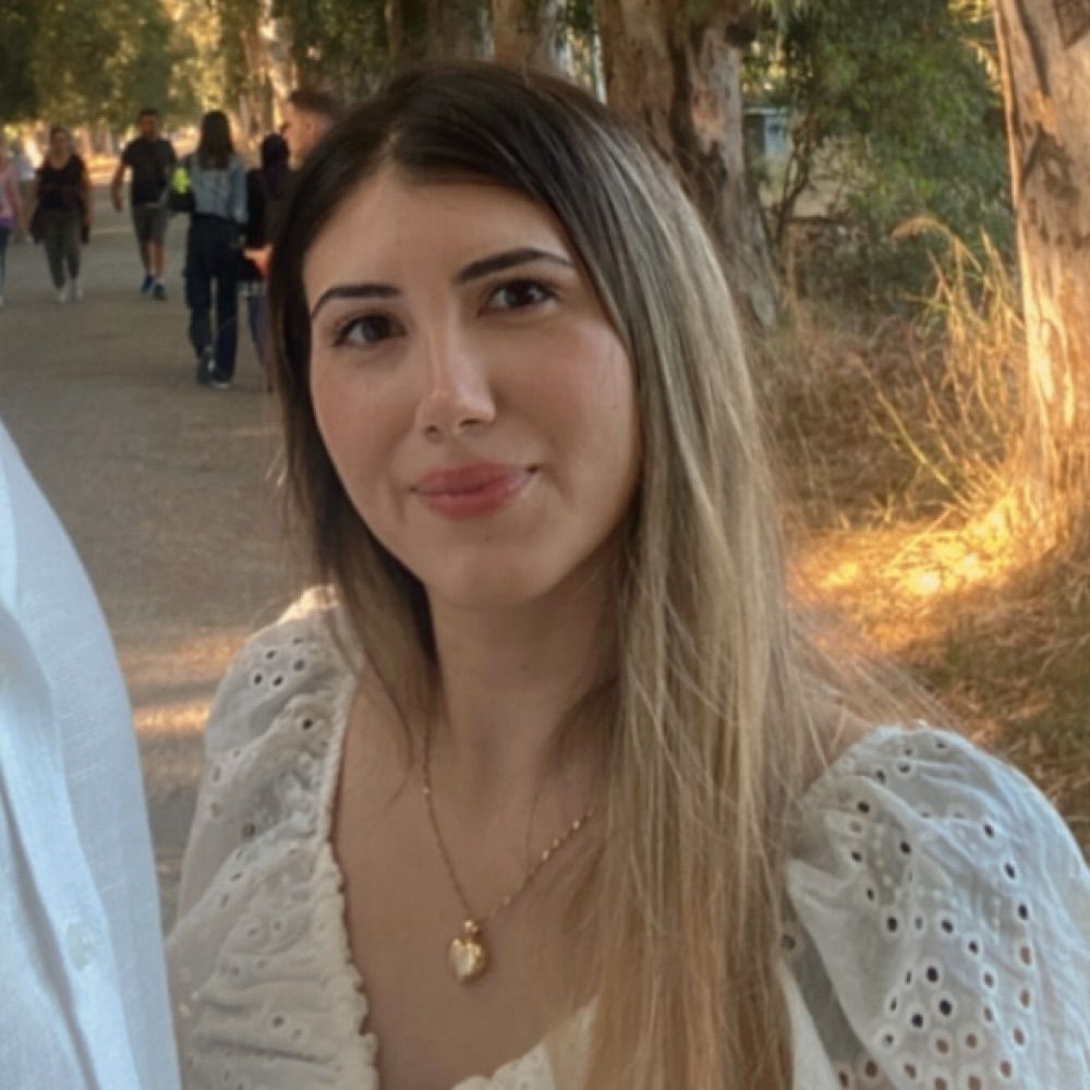 Sibel çiçekçi